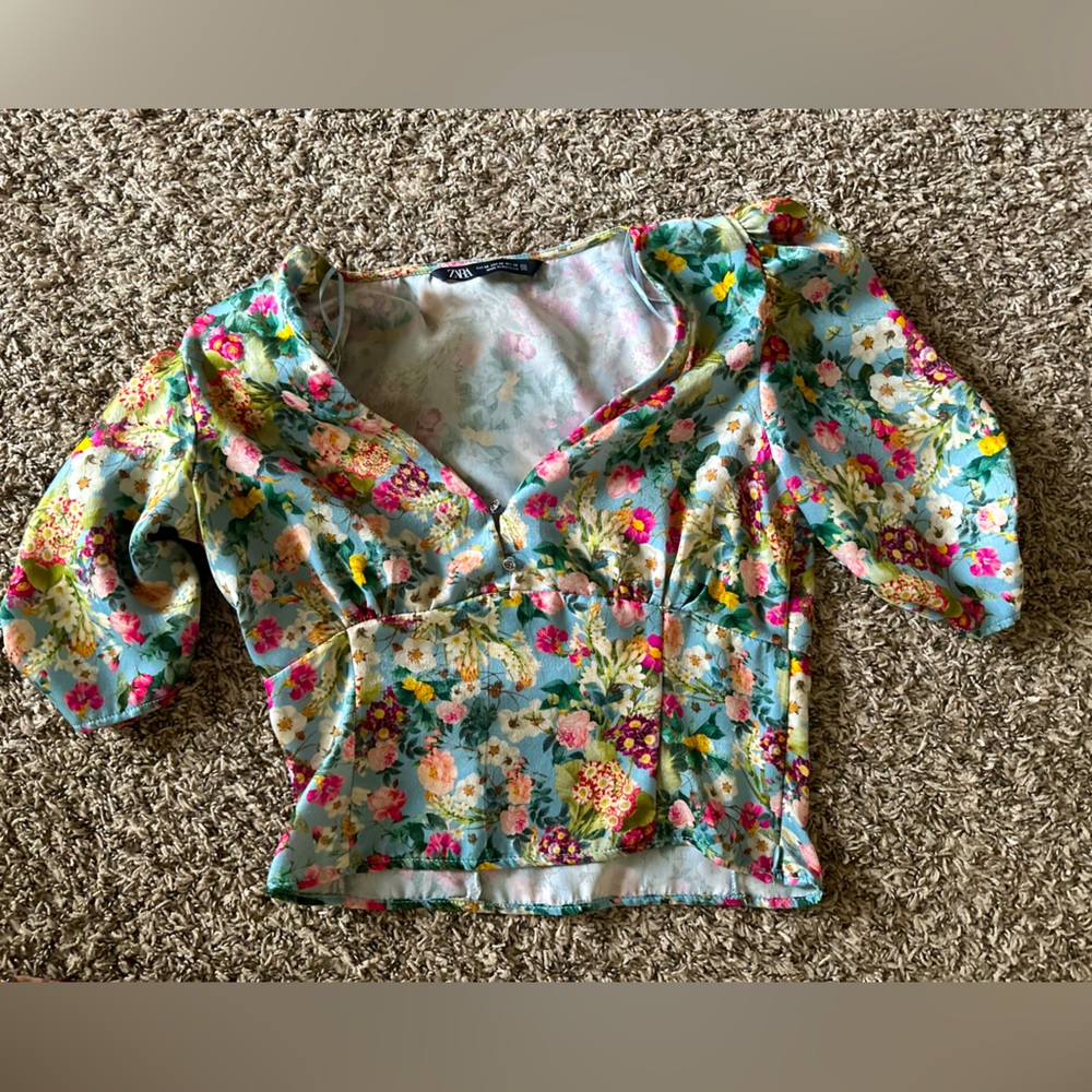 ZARA Printed Floral Short Puff Sleeve Satin Crop Blouse